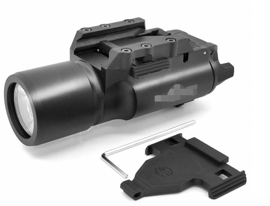 SF X300 LED Flashlight (300 lumens, BLK)