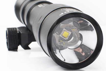SF M600DF LED Scout Light - 1400 Lumens - BLK